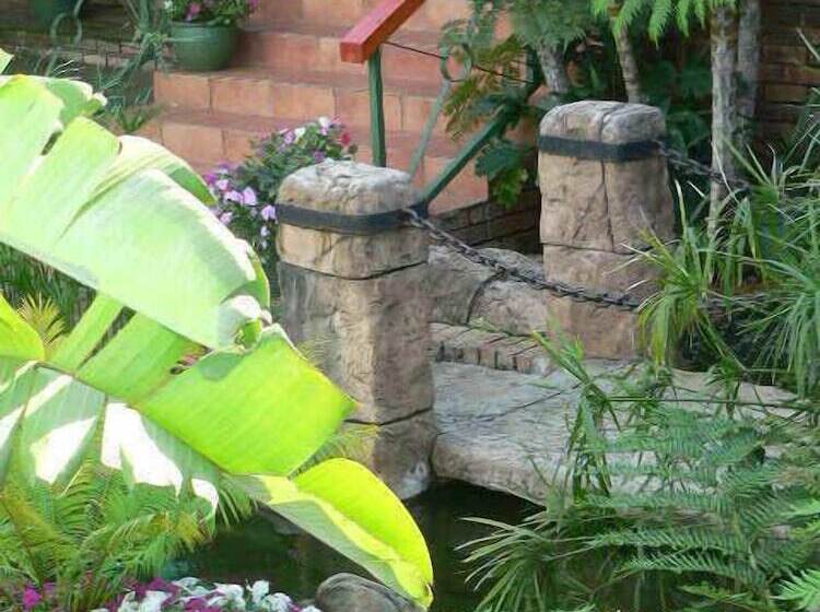 בית מלון כפרי Emoyeni Guest House