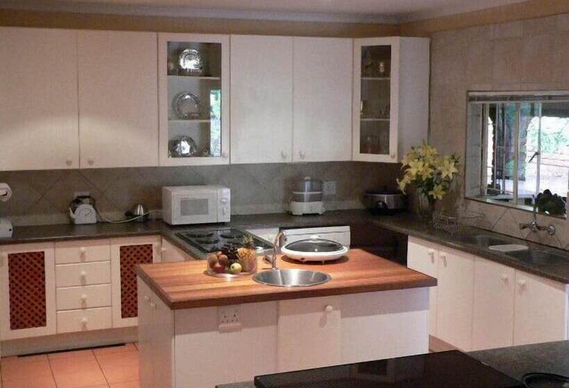 בית מלון כפרי Emoyeni Guest House