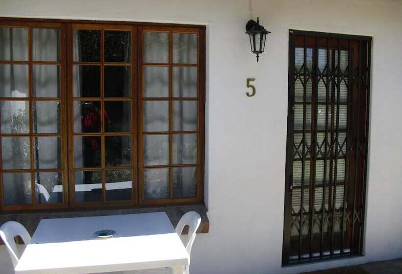 فندق Emtonjeni Country Lodge