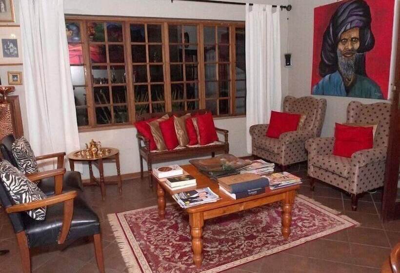 فندق Emtonjeni Country Lodge