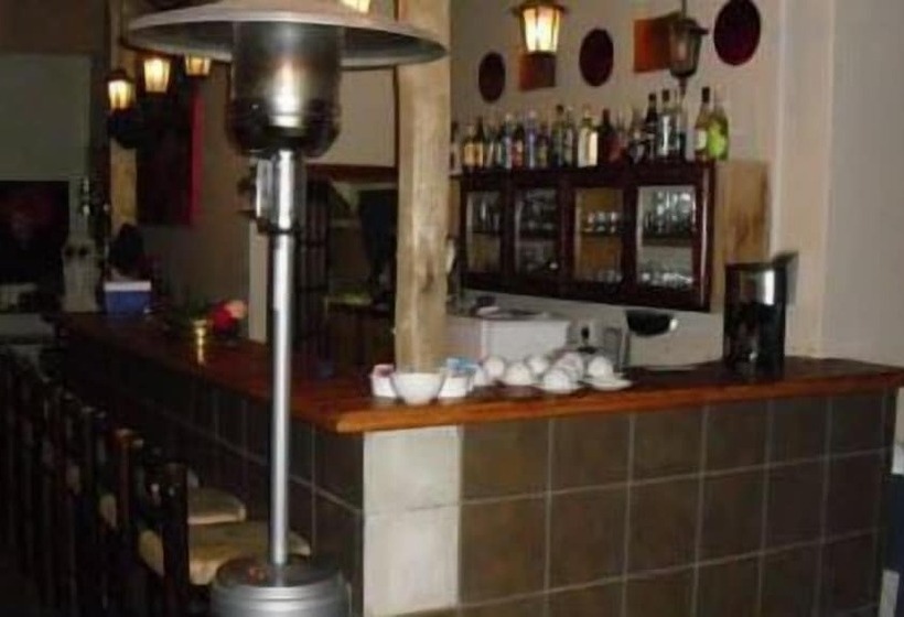 فندق Emtonjeni Country Lodge