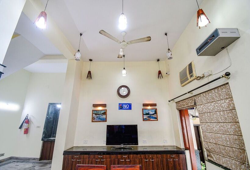 Hotel Fabexpress Ullash Residency