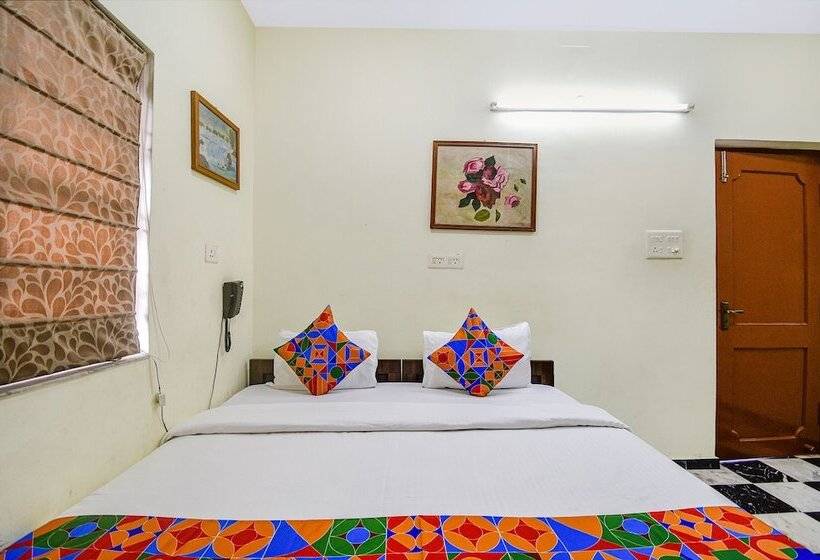 Hotel Fabexpress Ullash Residency