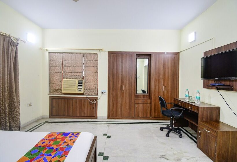 Hotel Fabexpress Ullash Residency