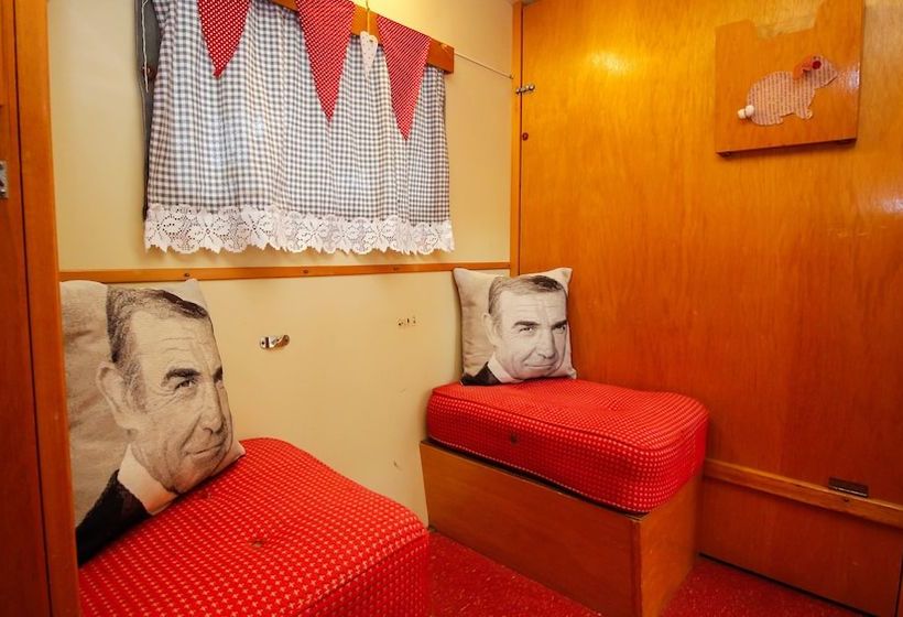 ホテル Farm And Fellow Guesthouse And Restaurant