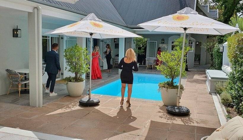 هتل Fleur Du Soleil Luxury Guesthouse