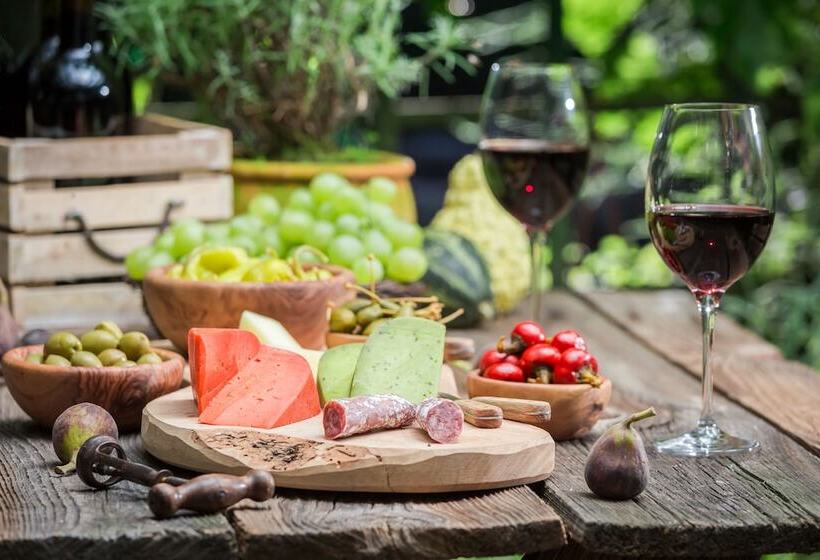 Отель Garden City Resort