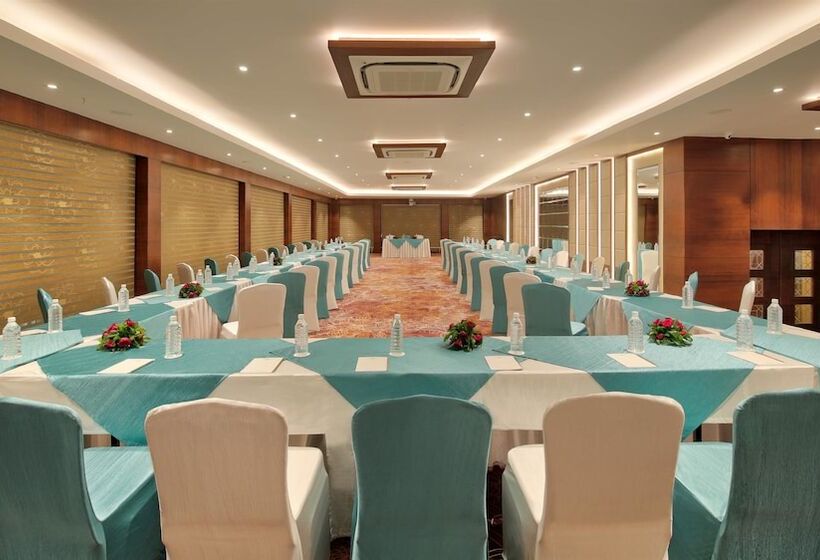 בית מלון כפרי Golden Tulip Essential Jaipur