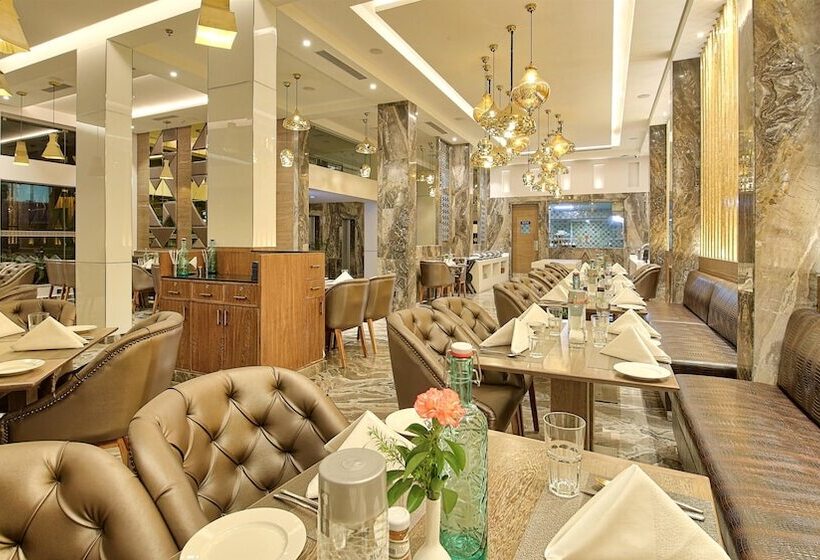 בית מלון כפרי Golden Tulip Essential Jaipur