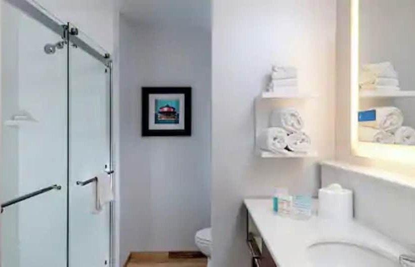 בית מלון כפרי Hampton Inn Baltimore Bayview Campus