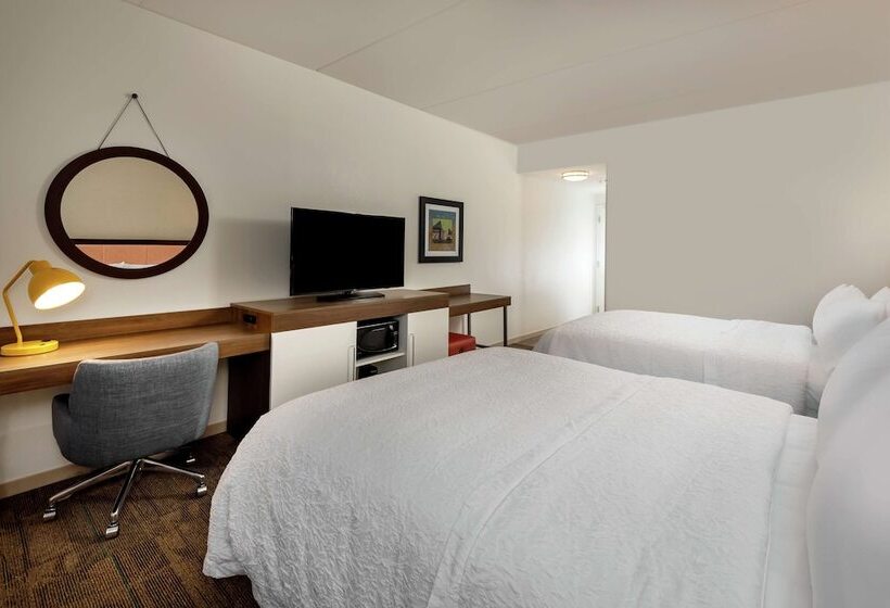 בית מלון כפרי Hampton Inn Baltimore Bayview Campus