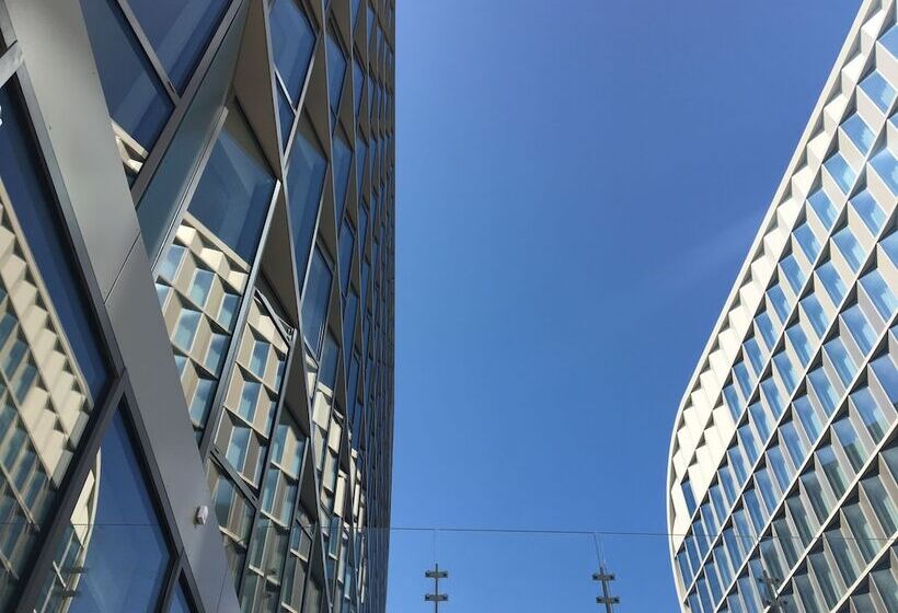 هتل Hilton Garden Inn Bordeaux Centre