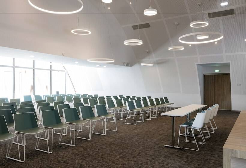 هتل Hilton Garden Inn Bordeaux Centre