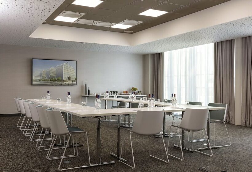 هتل Hilton Garden Inn Bordeaux Centre