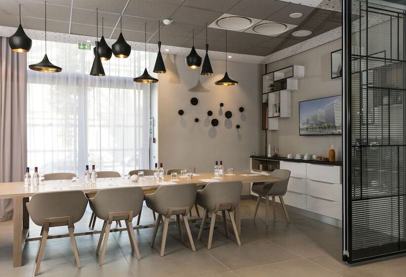 هتل Hilton Garden Inn Bordeaux Centre