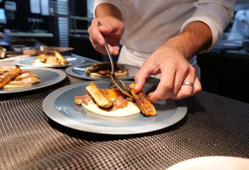 هتل Hilton Garden Inn Bordeaux Centre