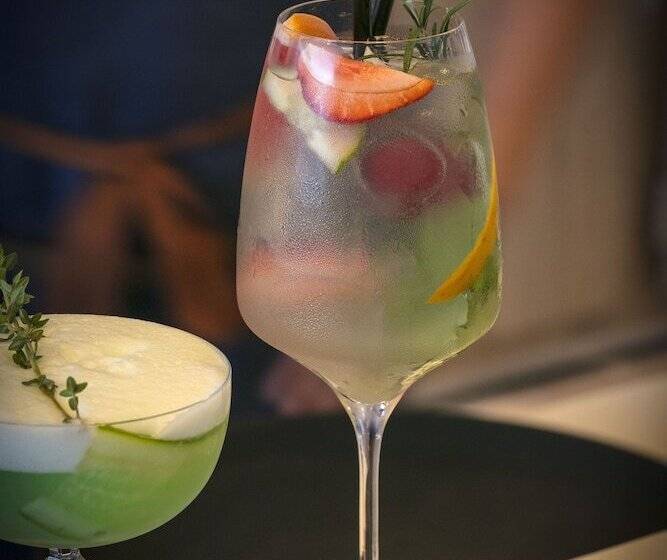 هتل Hilton Garden Inn Bordeaux Centre