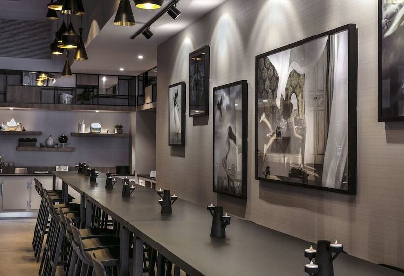 هتل Hilton Garden Inn Bordeaux Centre