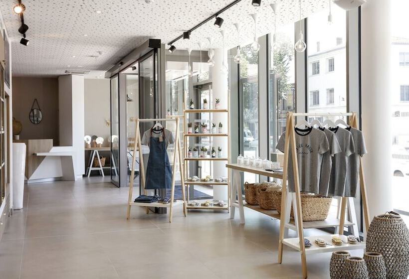 هتل Hilton Garden Inn Bordeaux Centre