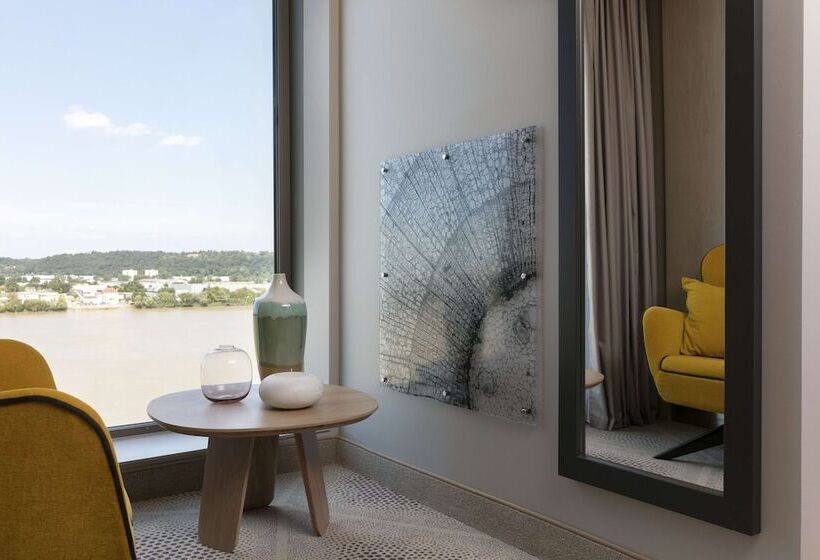 هتل Hilton Garden Inn Bordeaux Centre