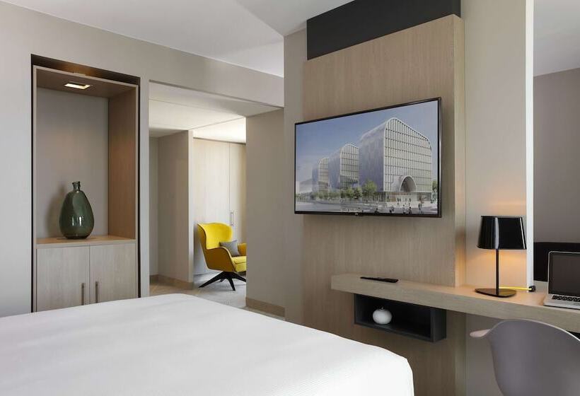 هتل Hilton Garden Inn Bordeaux Centre