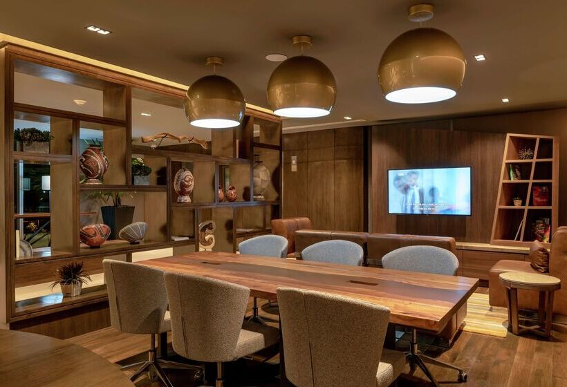 هتل Hilton Garden Inn Chihuahua