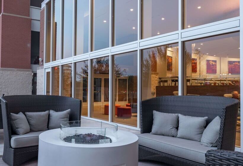 בית מלון כפרי Hilton Garden Inn Dallas  At Hurst Conference Center