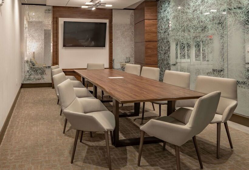 בית מלון כפרי Hilton Garden Inn Dallas  At Hurst Conference Center