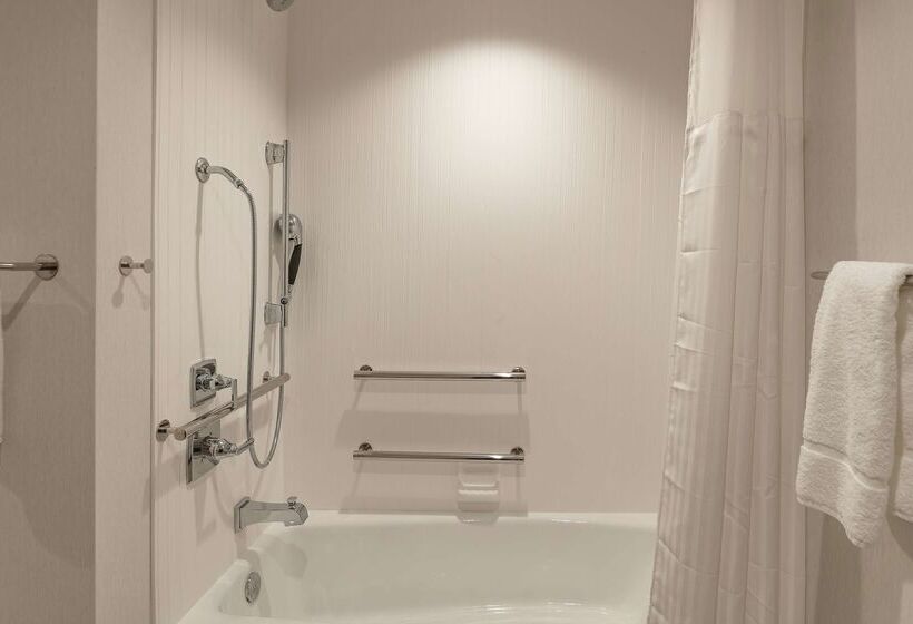 בית מלון כפרי Hilton Garden Inn Dallas  At Hurst Conference Center