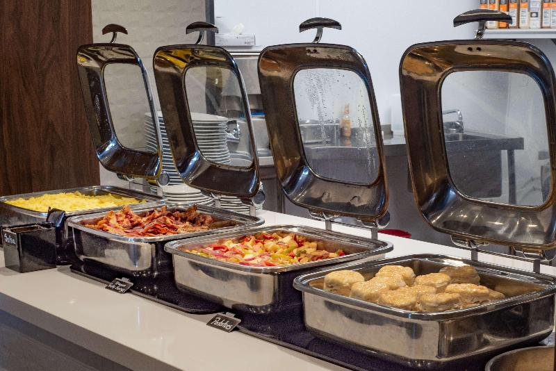 בית מלון כפרי Hilton Garden Inn Dallas  At Hurst Conference Center