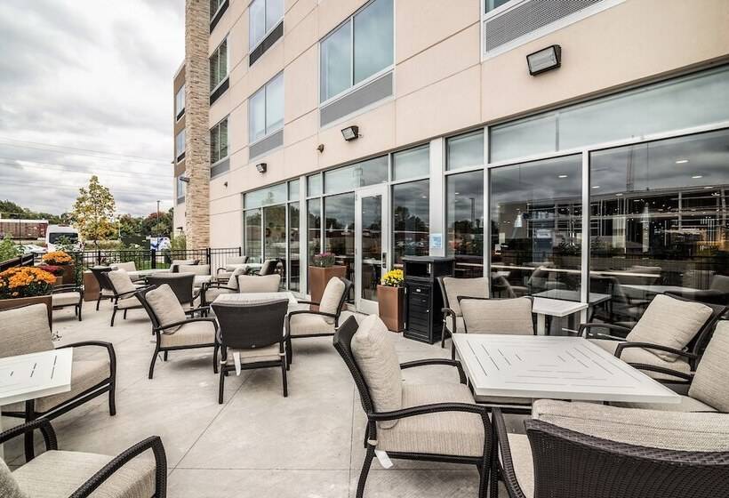 فندق Holiday Inn Express & Suites Allen Park, An Ihg