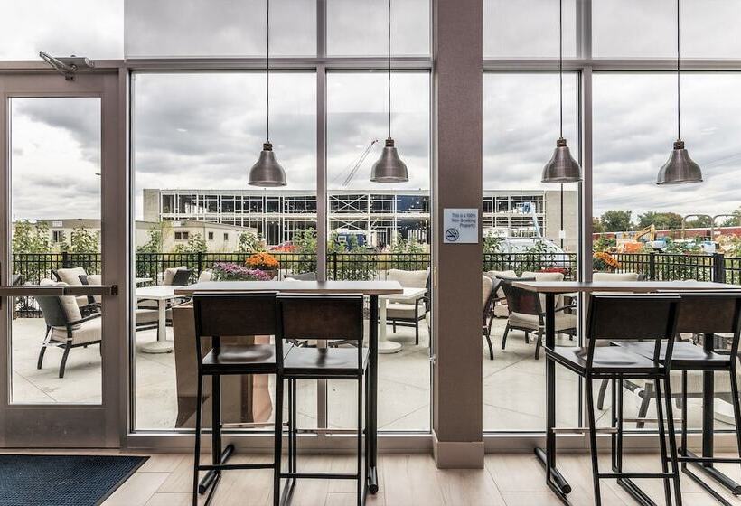 فندق Holiday Inn Express & Suites Allen Park, An Ihg