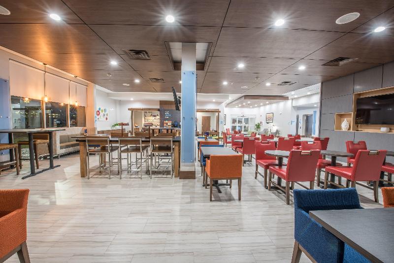 Отель Holiday Inn Express & Suites Houston Westchase Westheimer, An Ihg