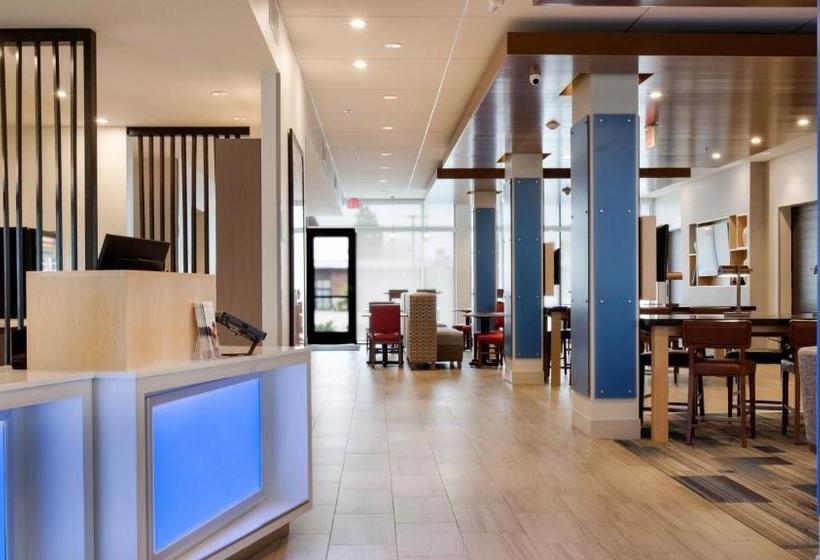 호텔 Holiday Inn Express & Suites Racine, An Ihg