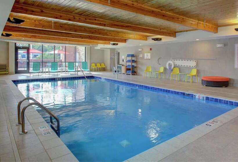 ホテル Home2 Suites By Hilton Bloomington