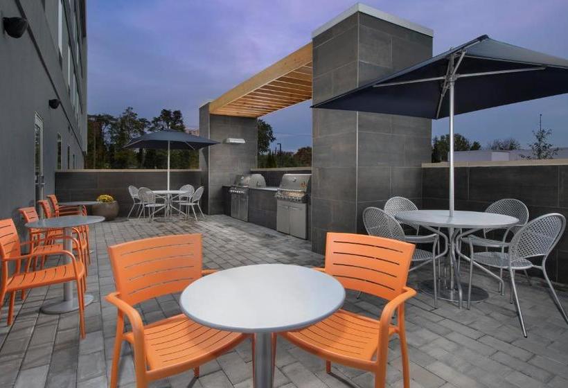 Отель Home2 Suites By Hilton Charlottesville Downtown