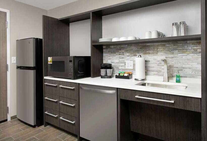 Отель Home2 Suites By Hilton Charlottesville Downtown