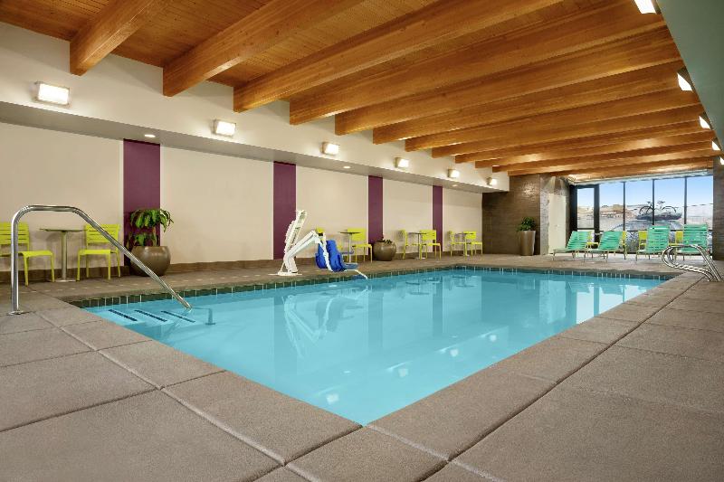 هتل Home2 Suites By Hilton Elko