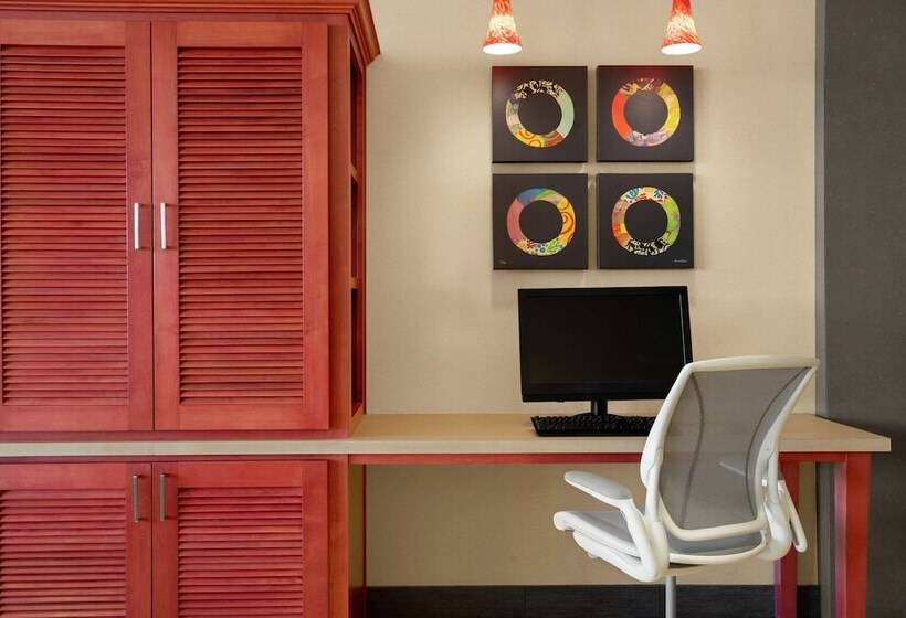 هتل Home2 Suites By Hilton Elko