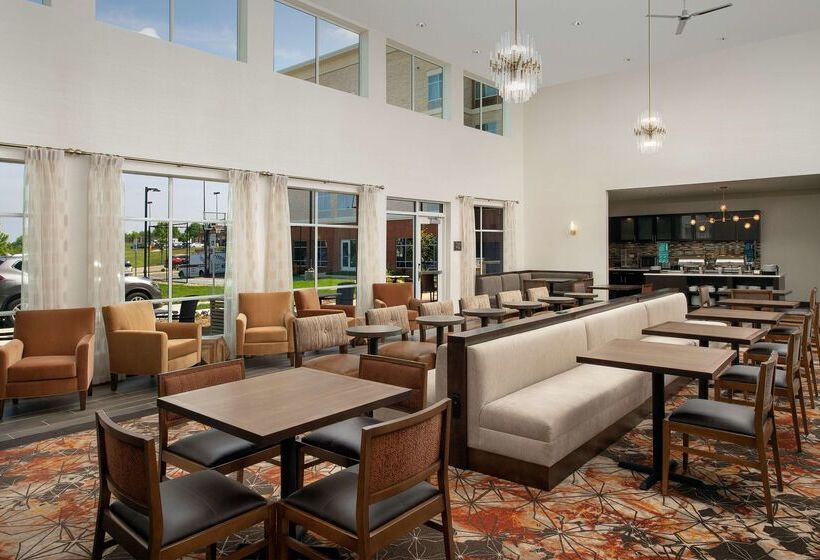 בית מלון כפרי Homewood Suites By Hilton Kansas City Speedway