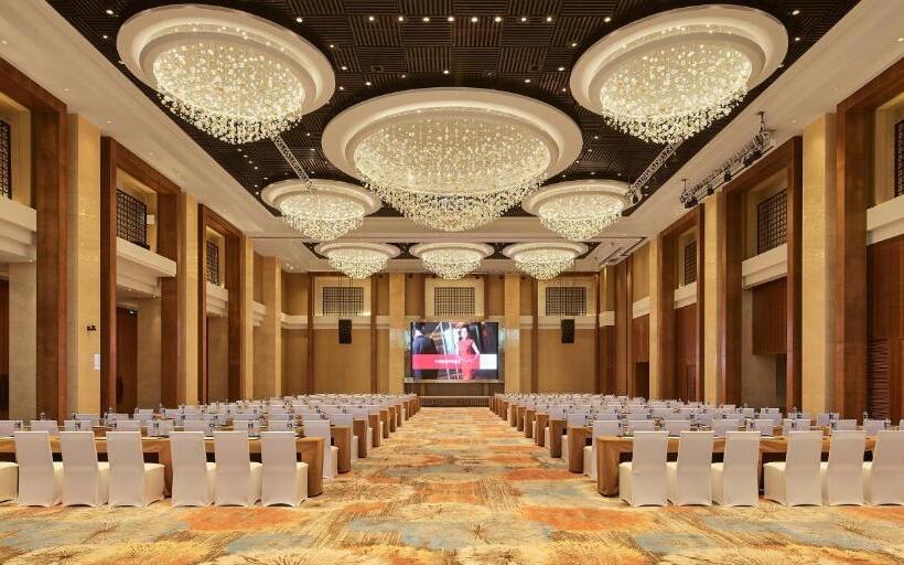 호텔 Hualuxe Ningbo Harbor City, An Ihg