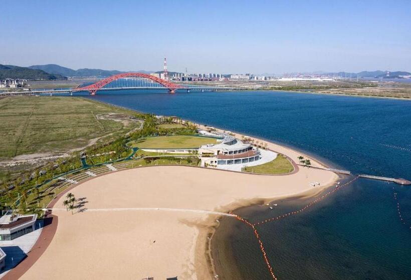 호텔 Hualuxe Ningbo Harbor City, An Ihg