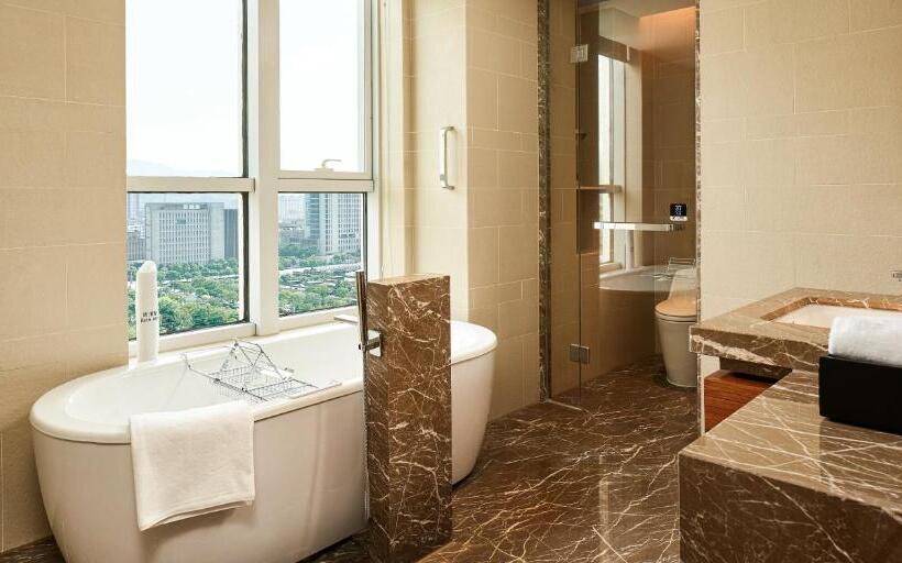 호텔 Hualuxe Ningbo Harbor City, An Ihg