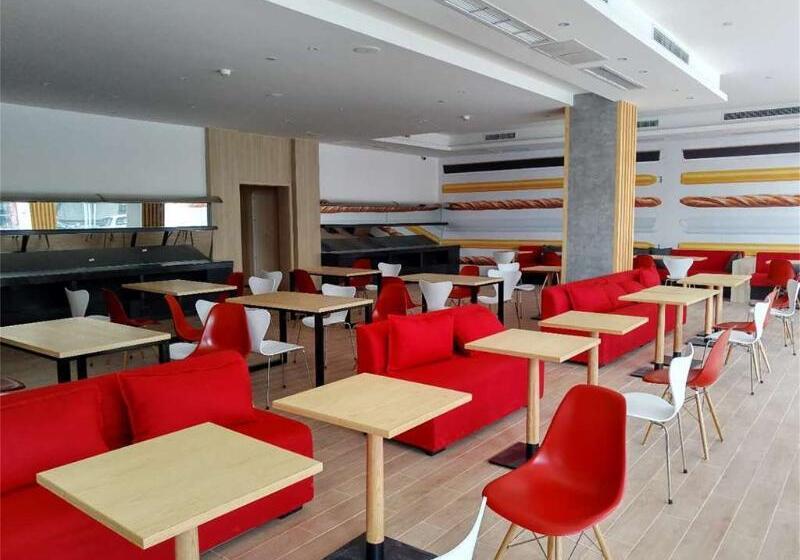 호텔 Ibis Chengdu Meizhou Center