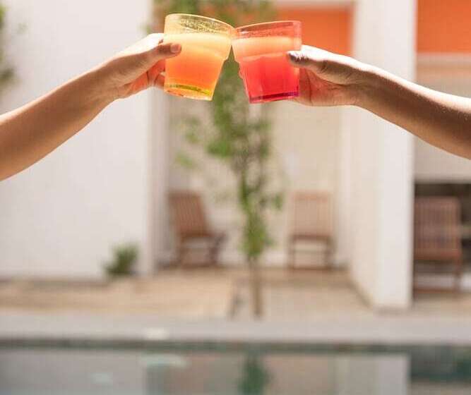 בית מלון כפרי J, Unawatuna