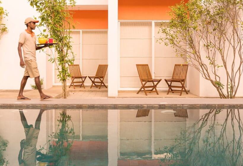 בית מלון כפרי J, Unawatuna