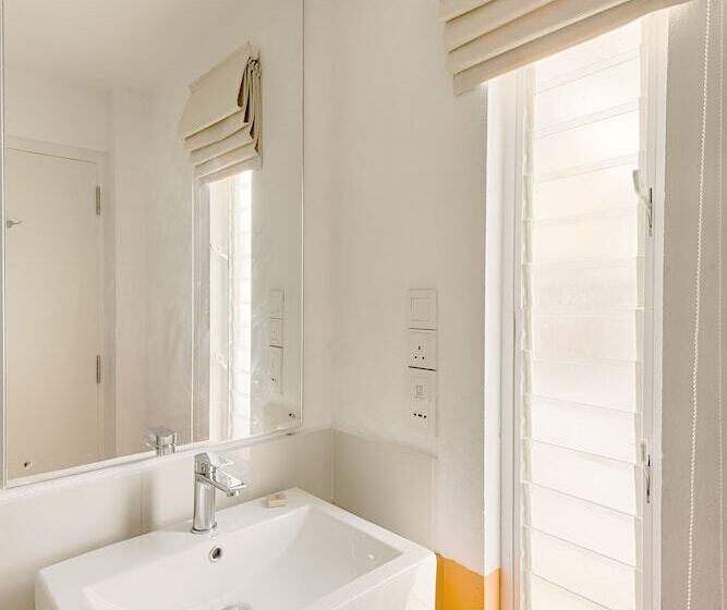 فندق J, Unawatuna