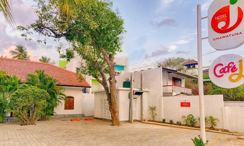 בית מלון כפרי J, Unawatuna