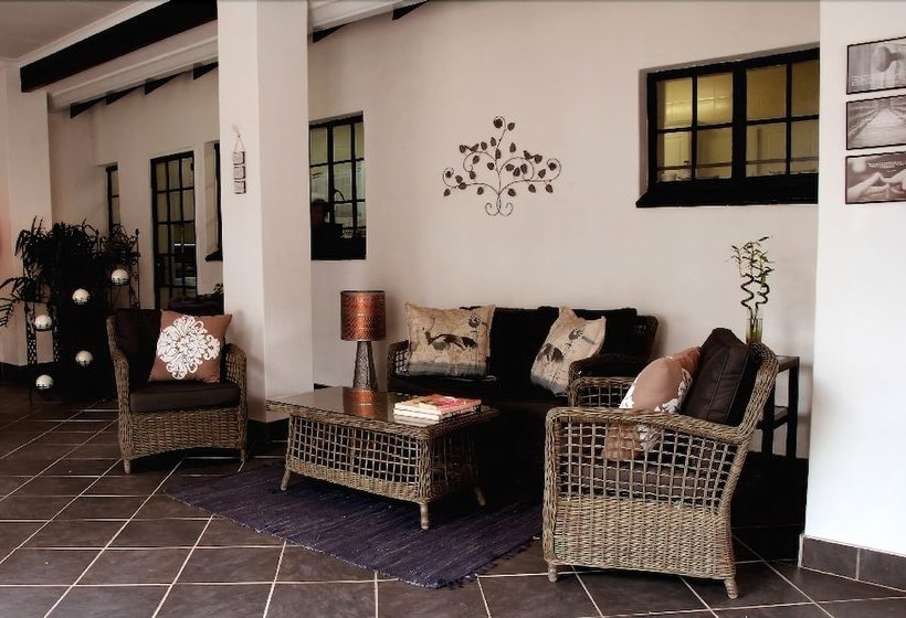 Отель La Gratitude Guest House