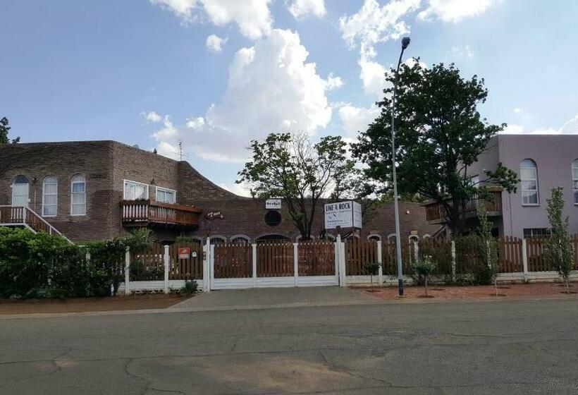 ホテル Like A Rock